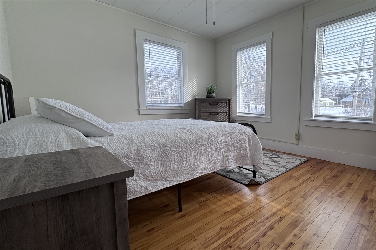 Second Bedroom with Queen-sized bed