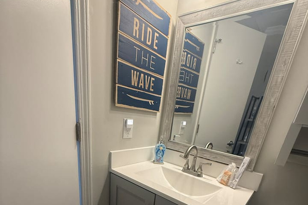 Bathroom vanity
