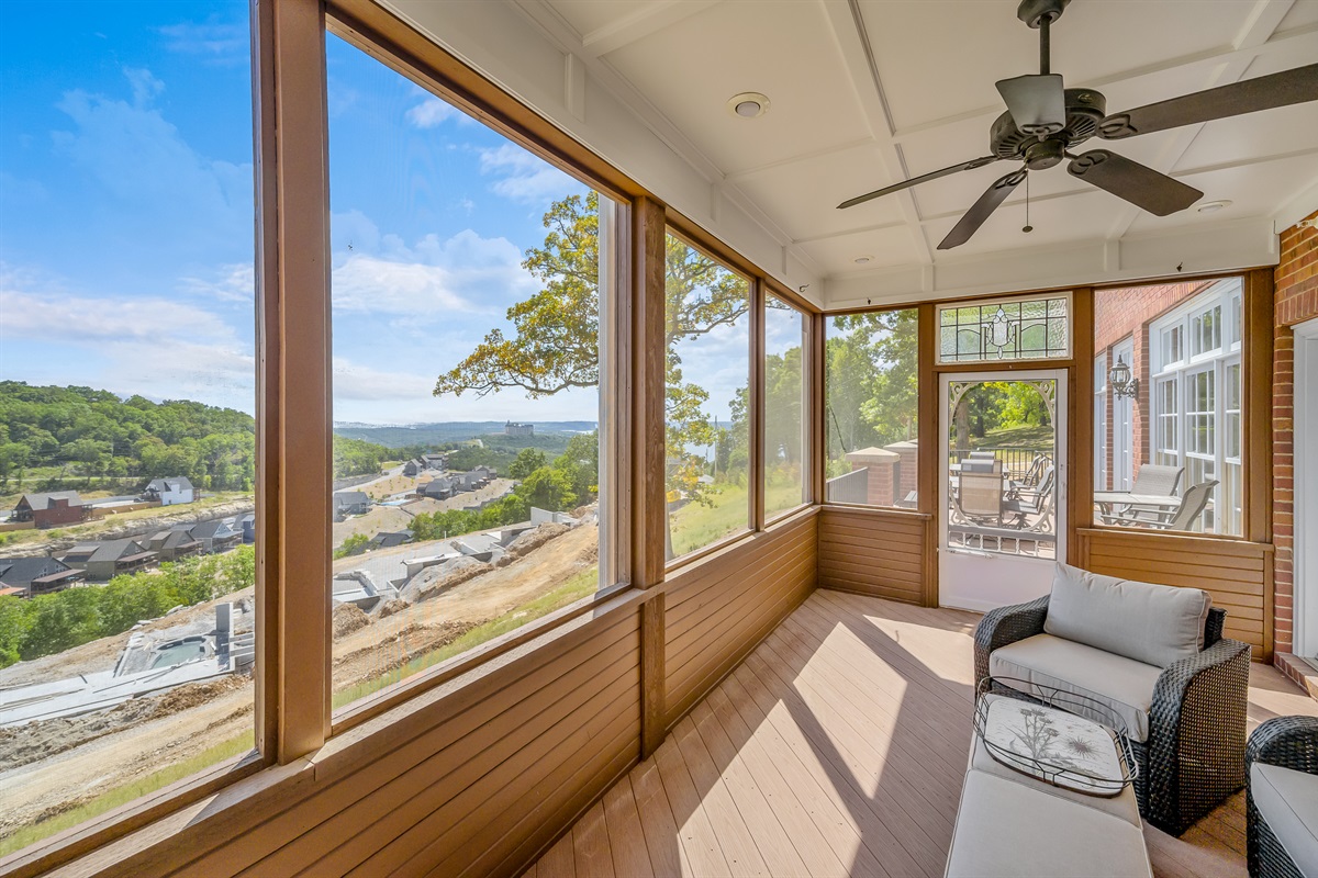 Screened in porch for your enjoyment