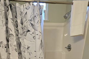 Low Lip Shower