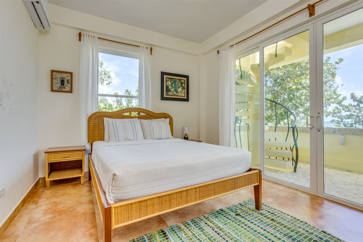 Third bedroom with Queen Bed