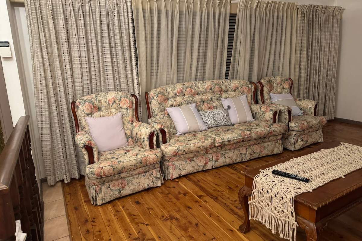 Comfy lounges, 5 Seater, large living room for guests