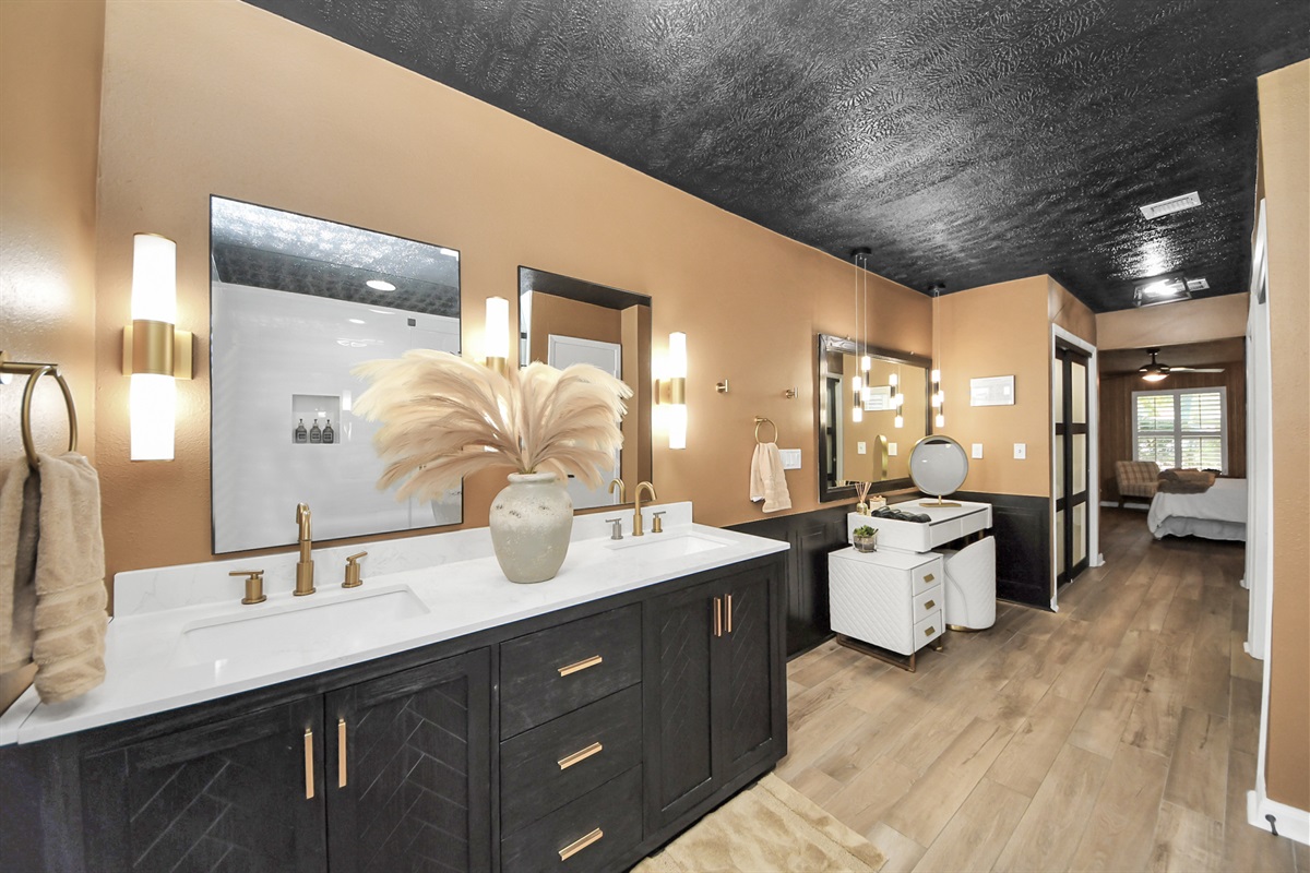 Chic primary bath space. 