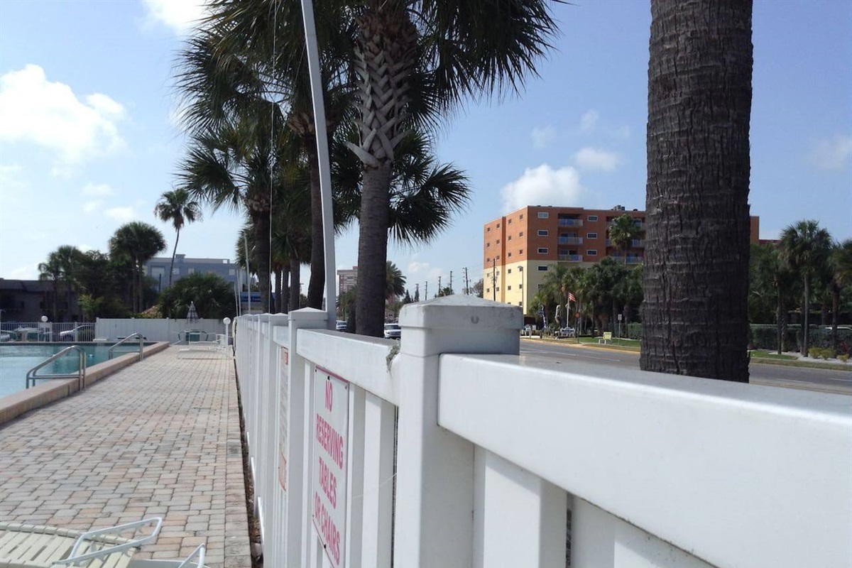 Split view of the pool/street
