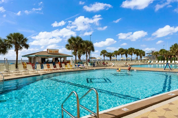 2 great swimming pools to enjoy