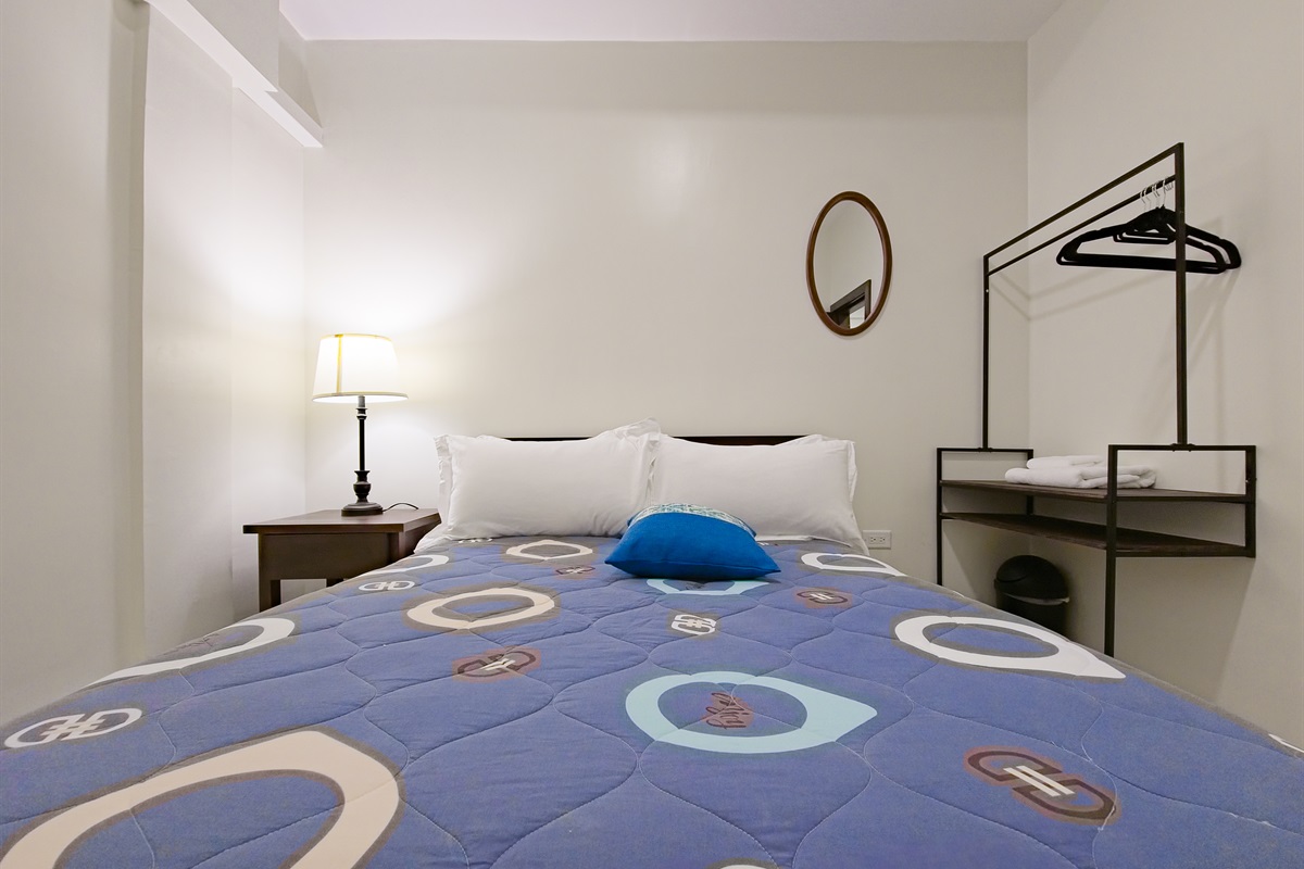 2nd BEDROOM (twin-bed)