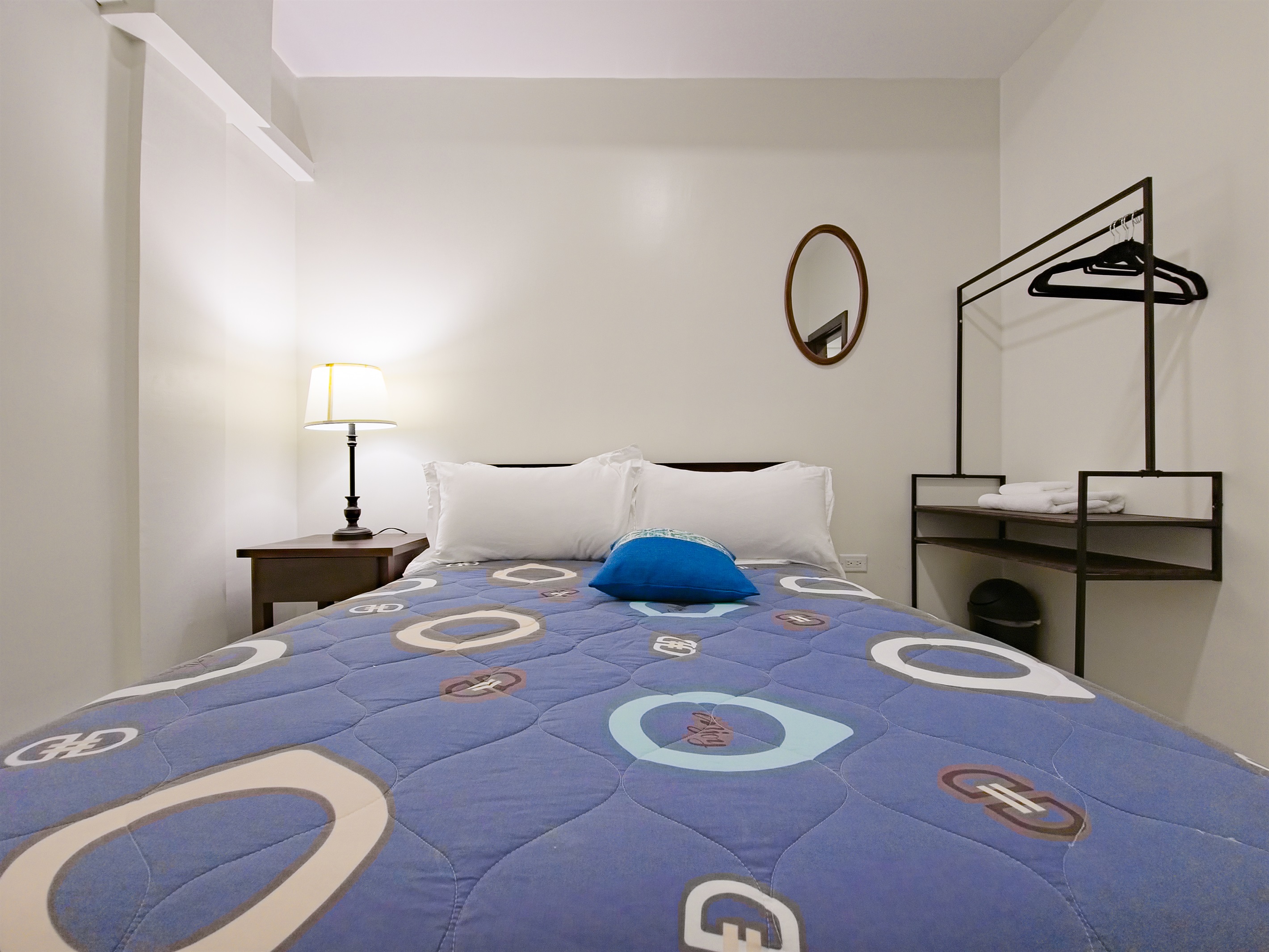 2nd BEDROOM (twin-bed)