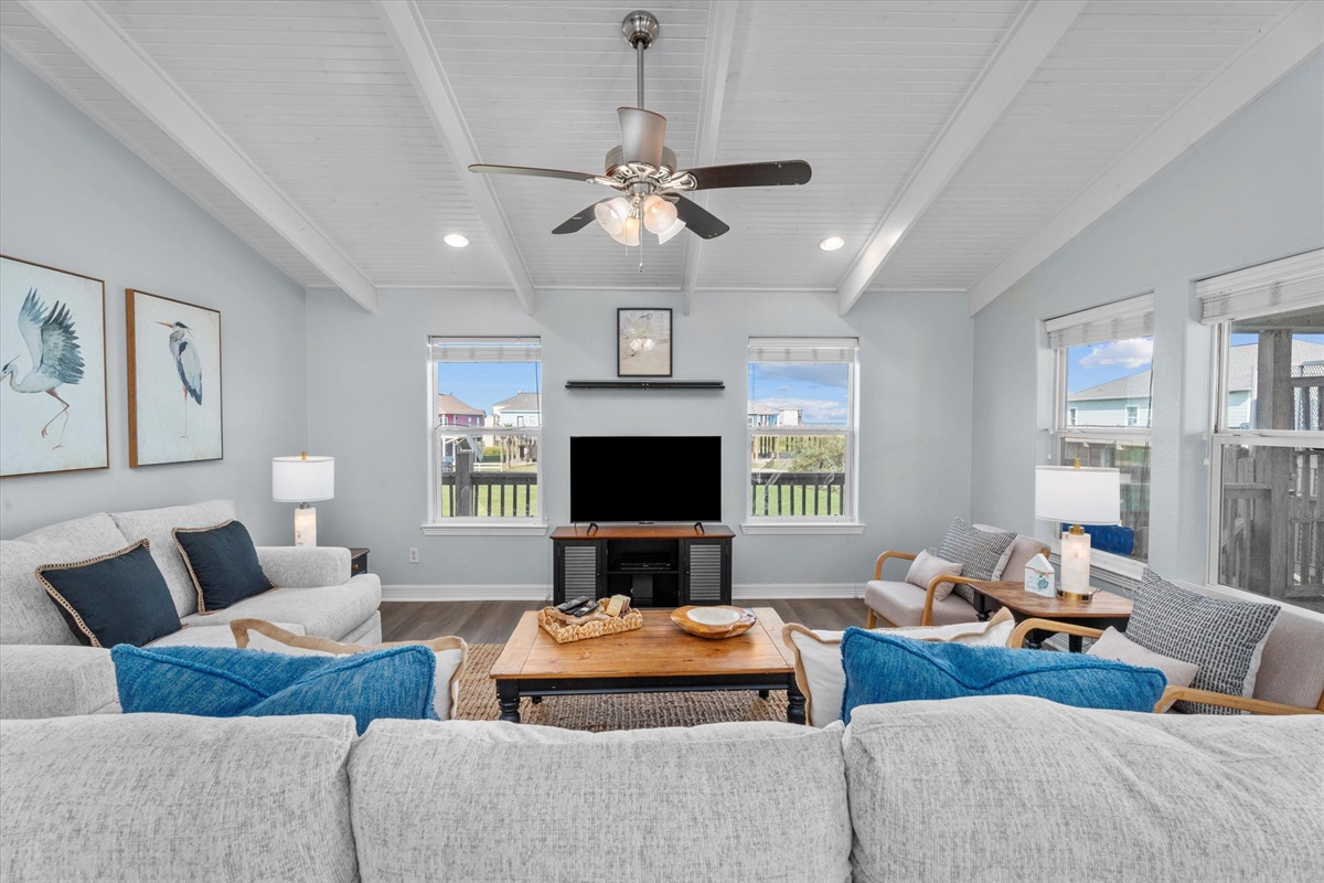 bb8e0111c12347beae8e329c7300967d Large | Beachhouse | Texas | TX | Vacation Homes | Galveston | Crystal Beach | Kokomo | Breezy Days | Beachfront Elegance | Sunrise Serenity | Southern Sands Property Management, LLC