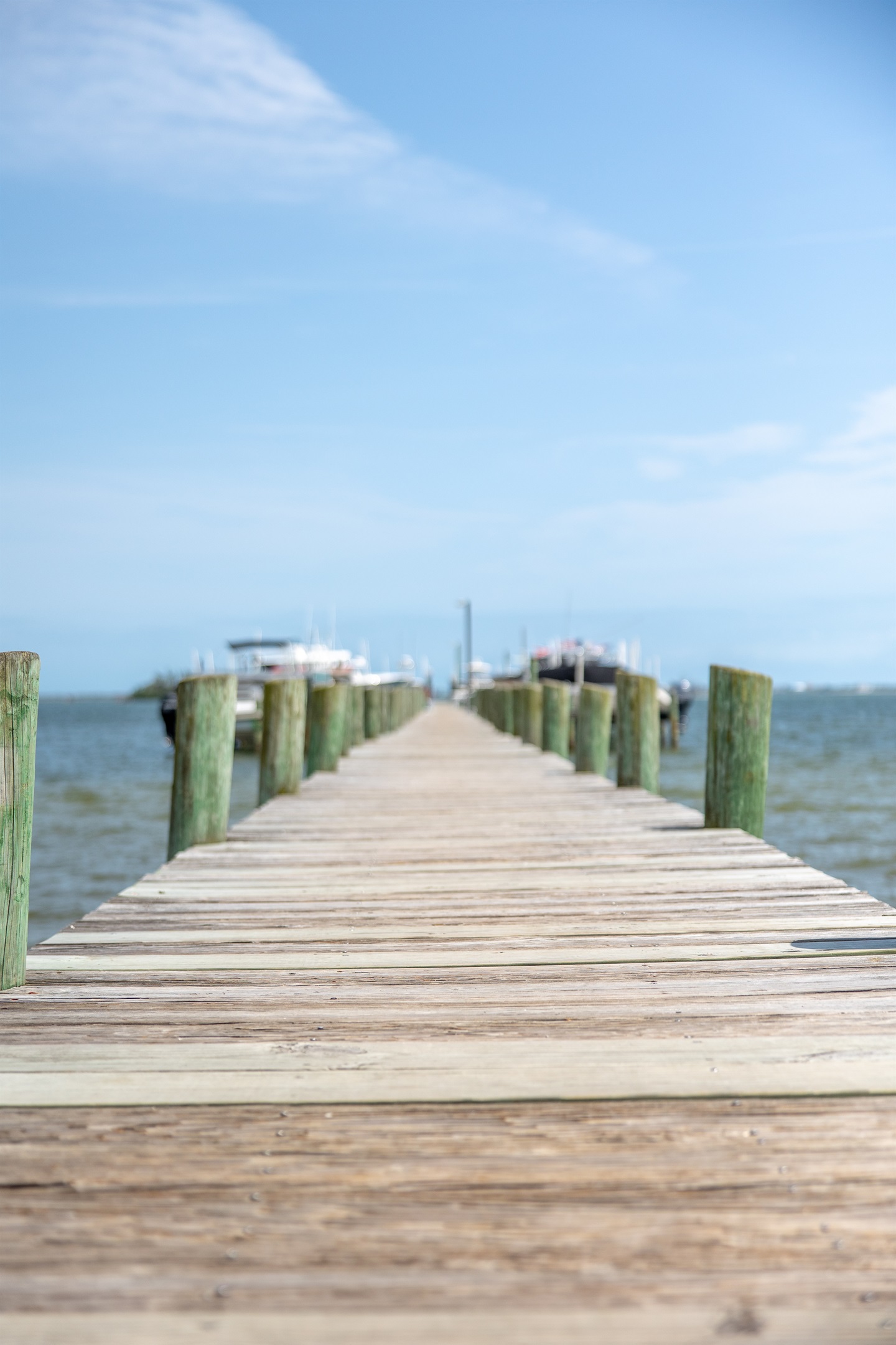 One of many piers along the Indian River to dock your boat and dine riverside.
