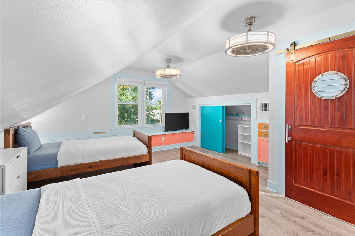 bb9abb7e62dd4d1997af2248a98ae837 Large | Beachhouse | Texas | TX | Vacation Homes | Galveston | Crystal Beach | Kokomo | Breezy Days | Beachfront Elegance | Sunrise Serenity | Southern Sands Property Management, LLC