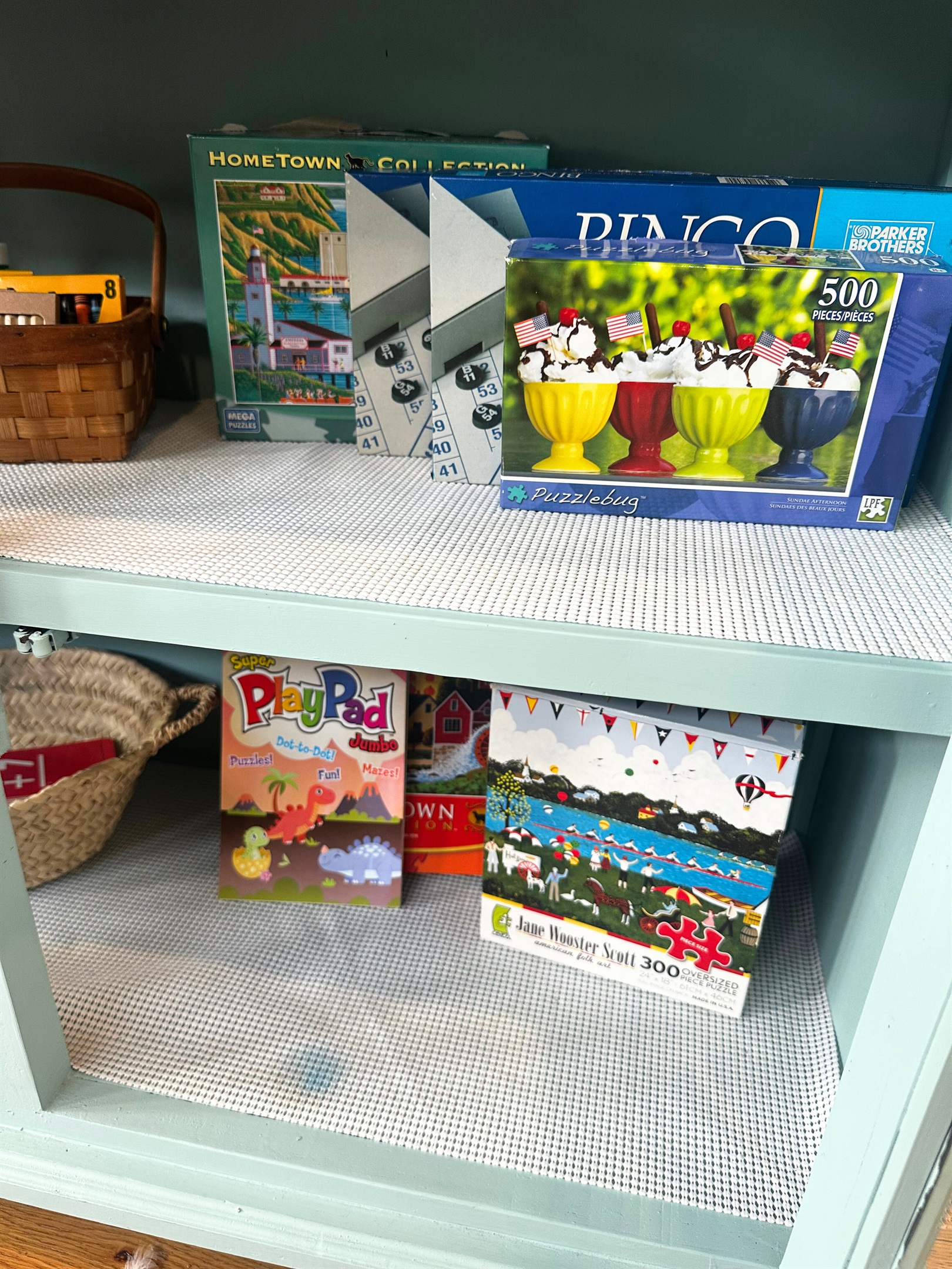 You're traveling with your kids? We've got you covered with activity books, games and puzzles. 