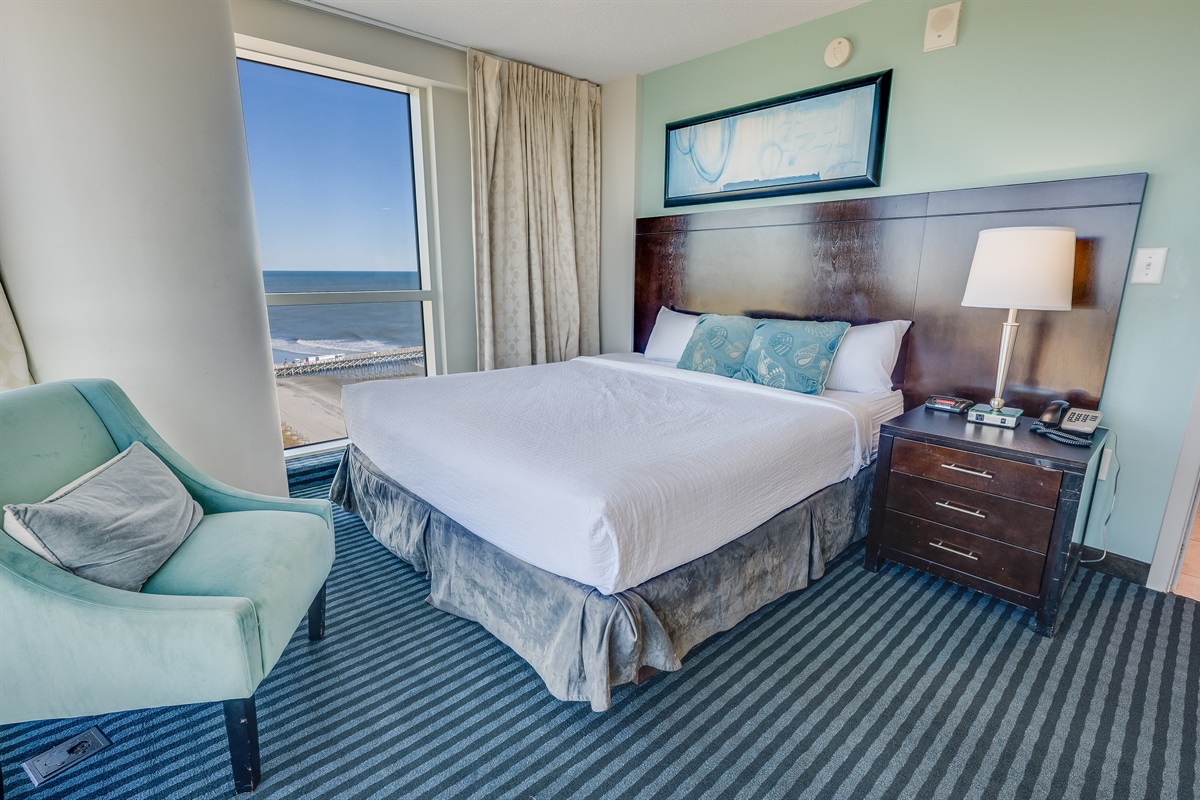 Stunning Bedroom Beautifully Decorated with Amazing Views 💫✨