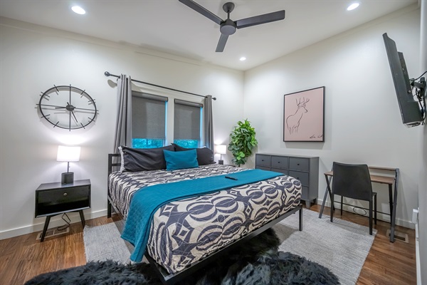 Sleep soundly in the spacious upstairs king bed — plush comfort and peaceful forest views await. 🌲🛏️