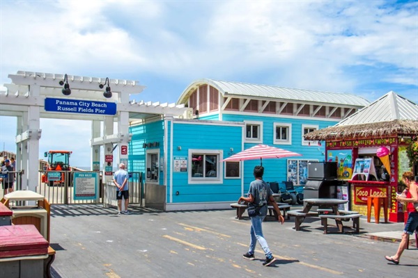 Public access to Russel-Fields Pier for fishing or sight-seeing