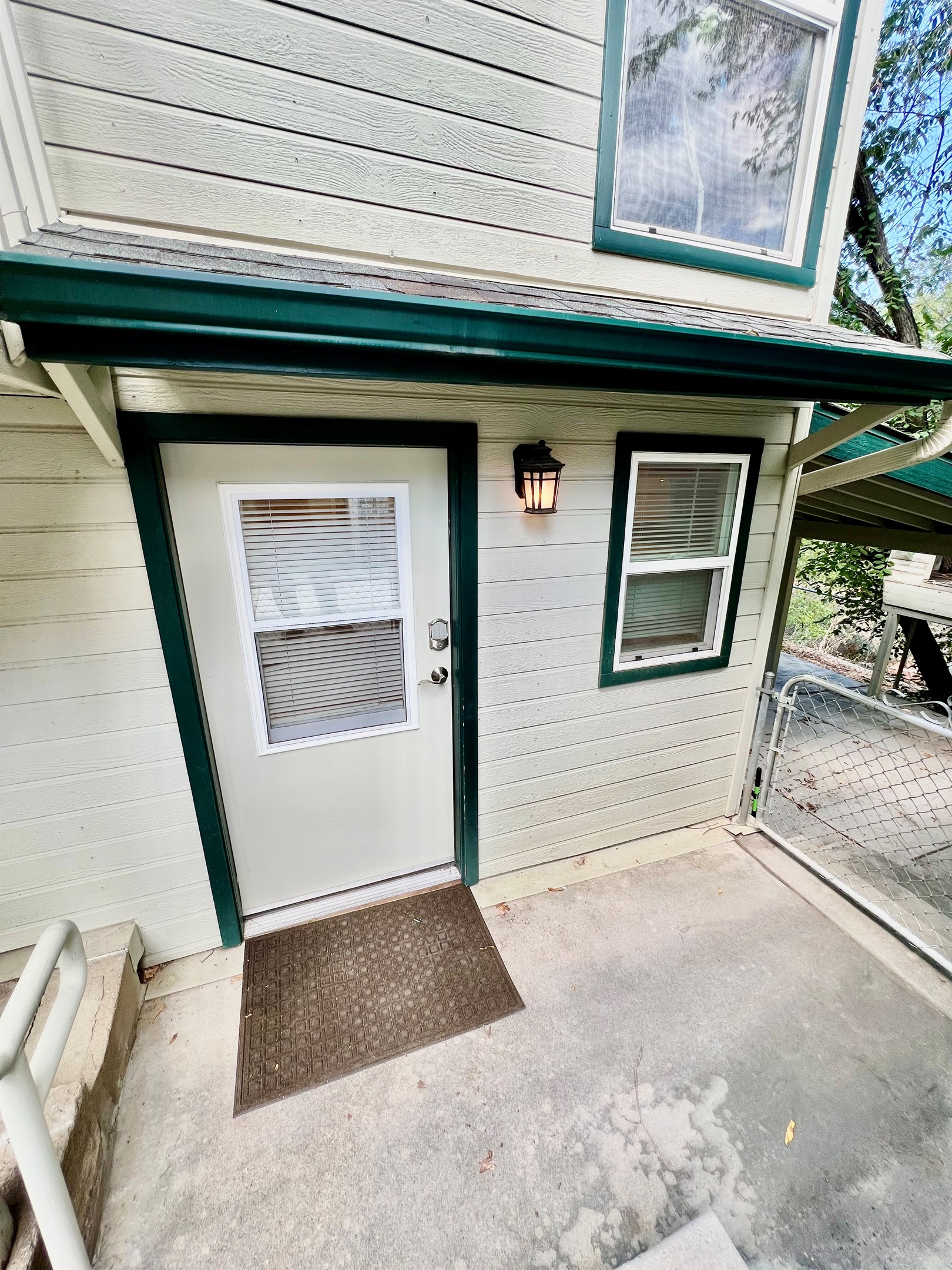 Your private Prescott retreat features a separate entrance, ensuring you can come and go with ease and privacy.
