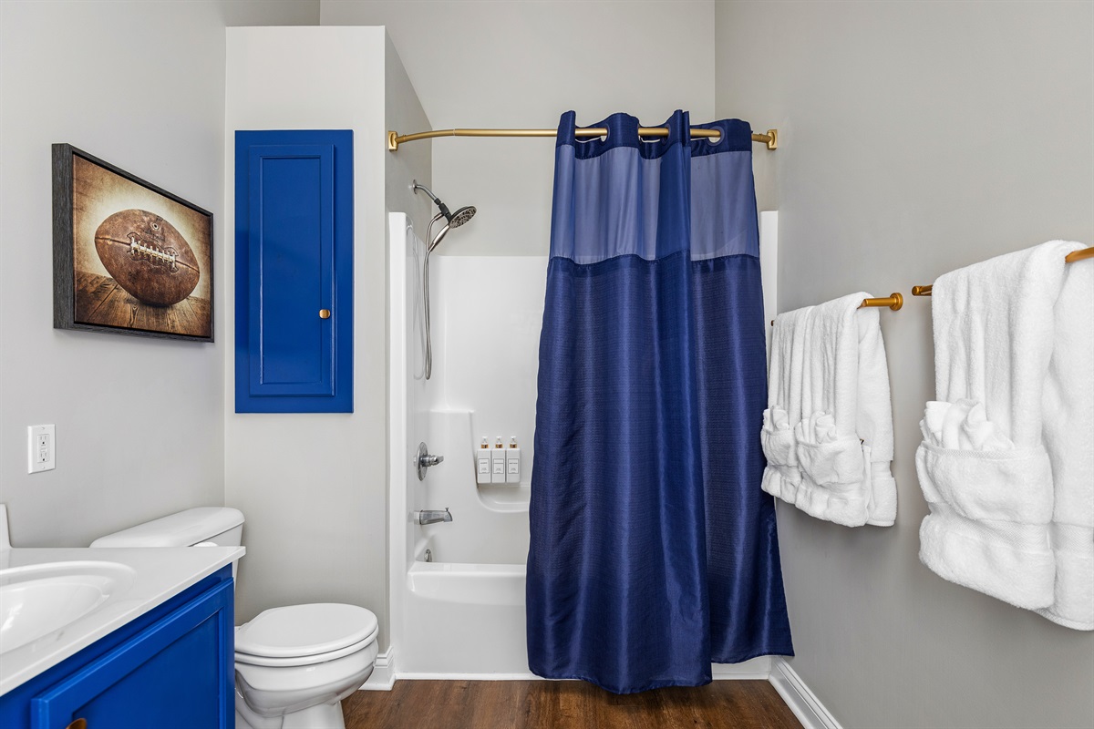 Spacious master bathroom with shower & tub