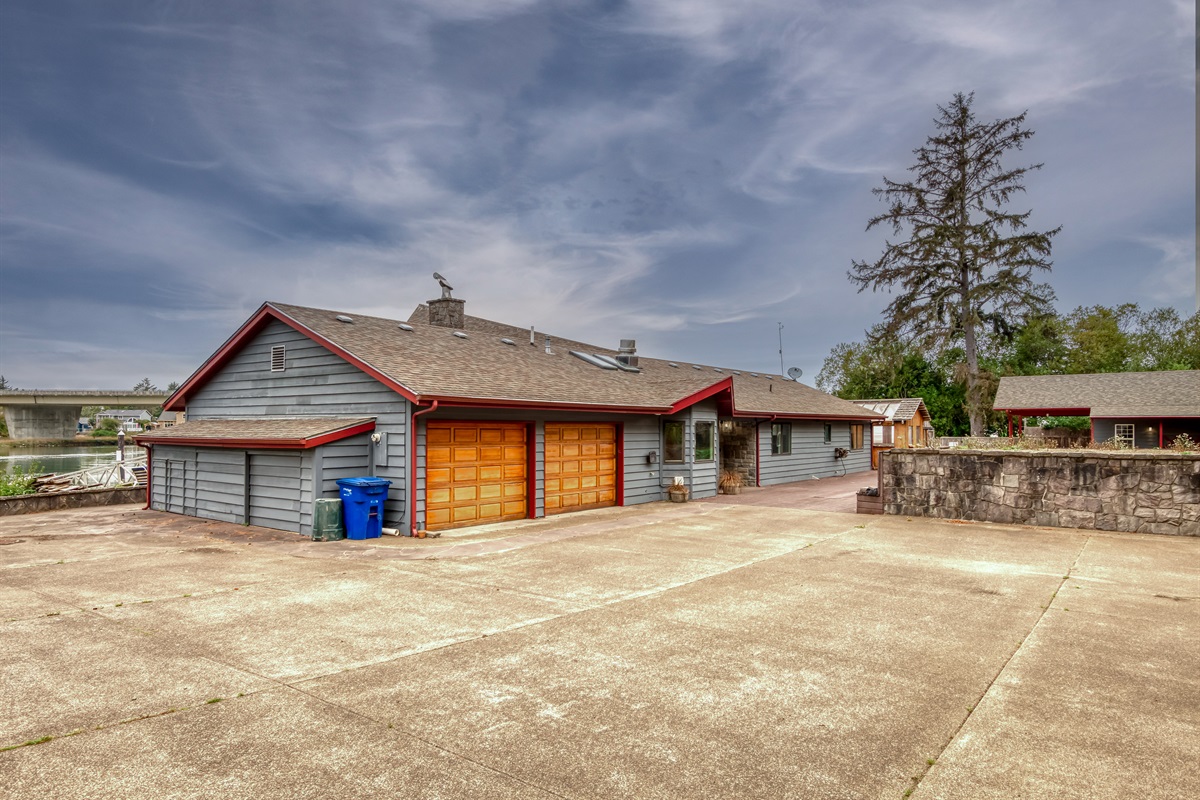 Garage Area