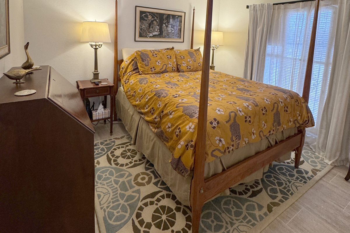 Guest Bedroom with queen size bed