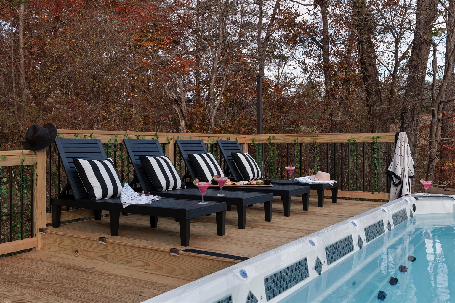 We don’t guess — we build on what works, then elevate it. This swim spa + deck was a guest favorite at Gallery House, so we brought it to Summit House and took it up a notch. 18 ft long, 6 ft deep, heated to 104° year-round. Summit is the evolution. 🖤