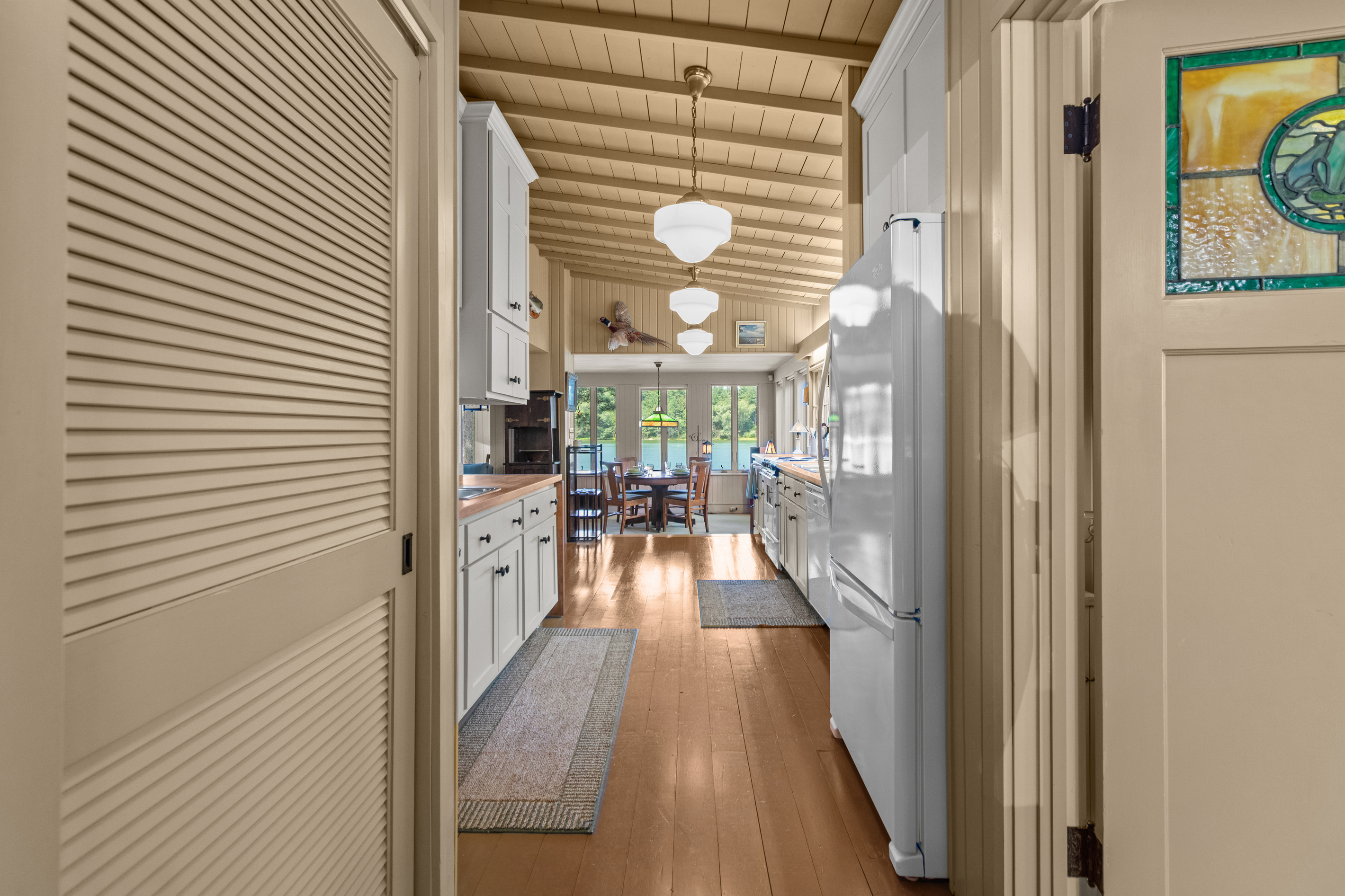Step inside and instantly feel at home, with warm cottage charm welcoming you from the moment you arrive.