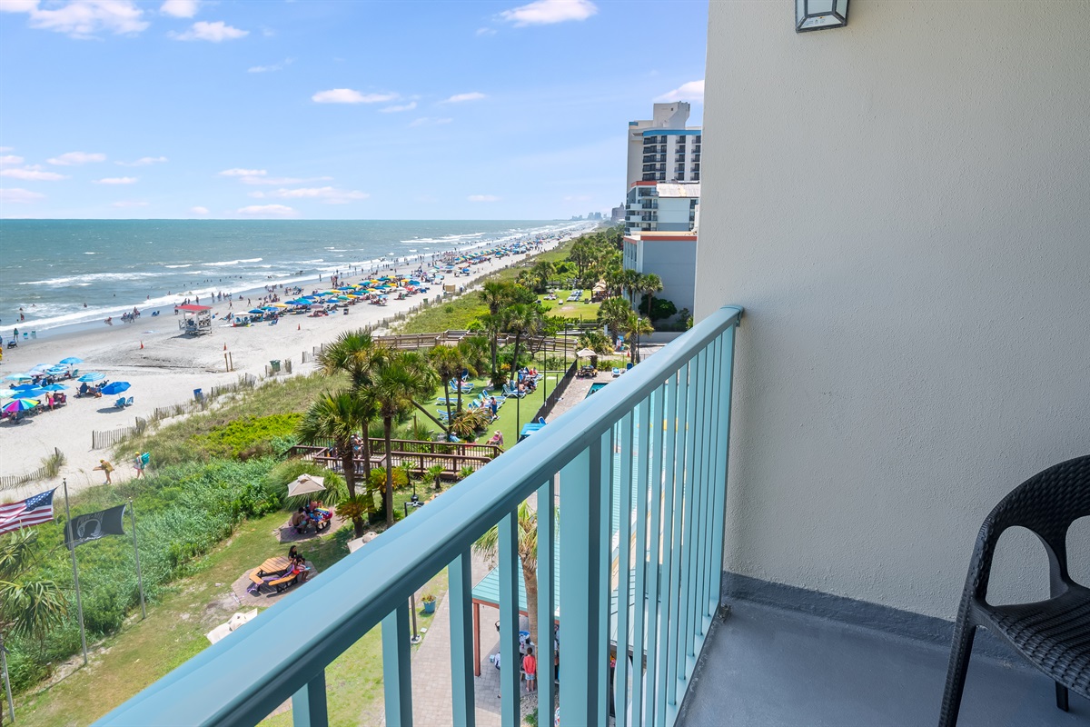 Balcony with Amazing Views of the Ocean🌊☀️