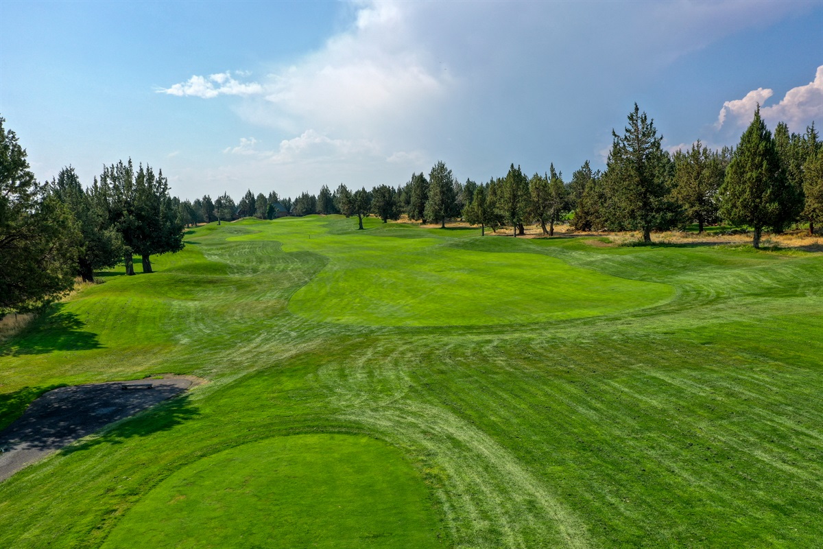 Golf course views & sunshine year round!