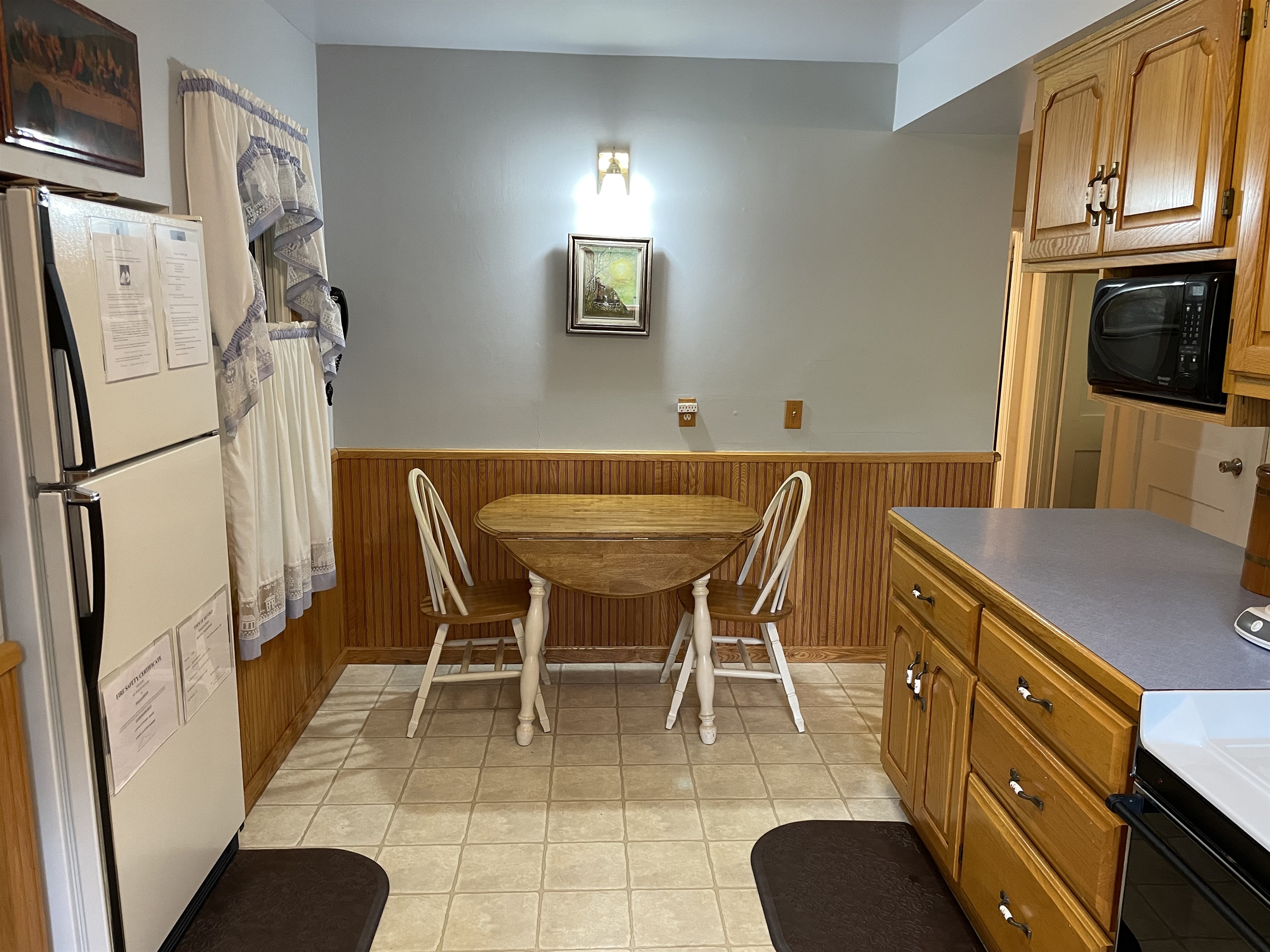 Eat-in Kitchen