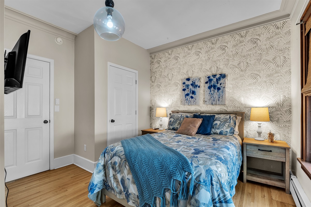 Bedroom 5: Full Bed