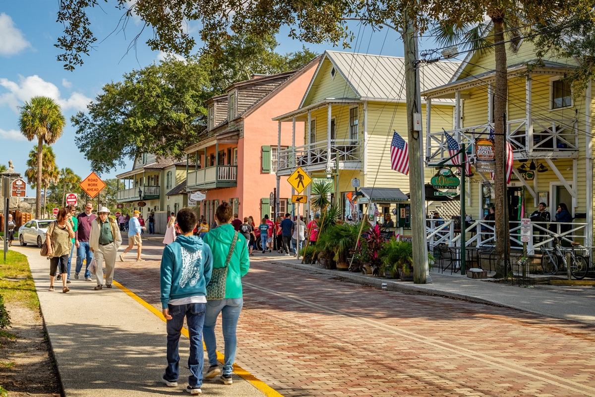 Walk to the old fort Castillo de San Marcos from the house!