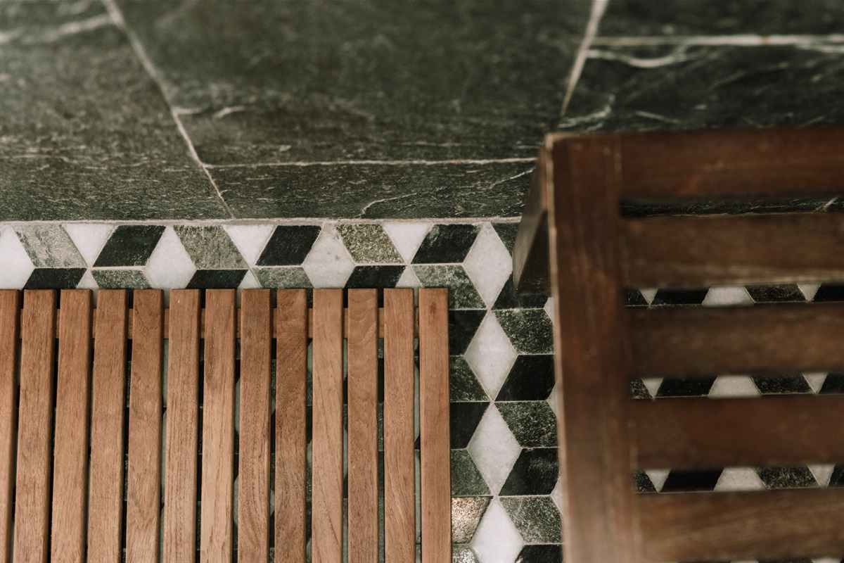 Step into the ensuite bathroom of the main bedroom, the perfect place to refresh and reinvigorate.