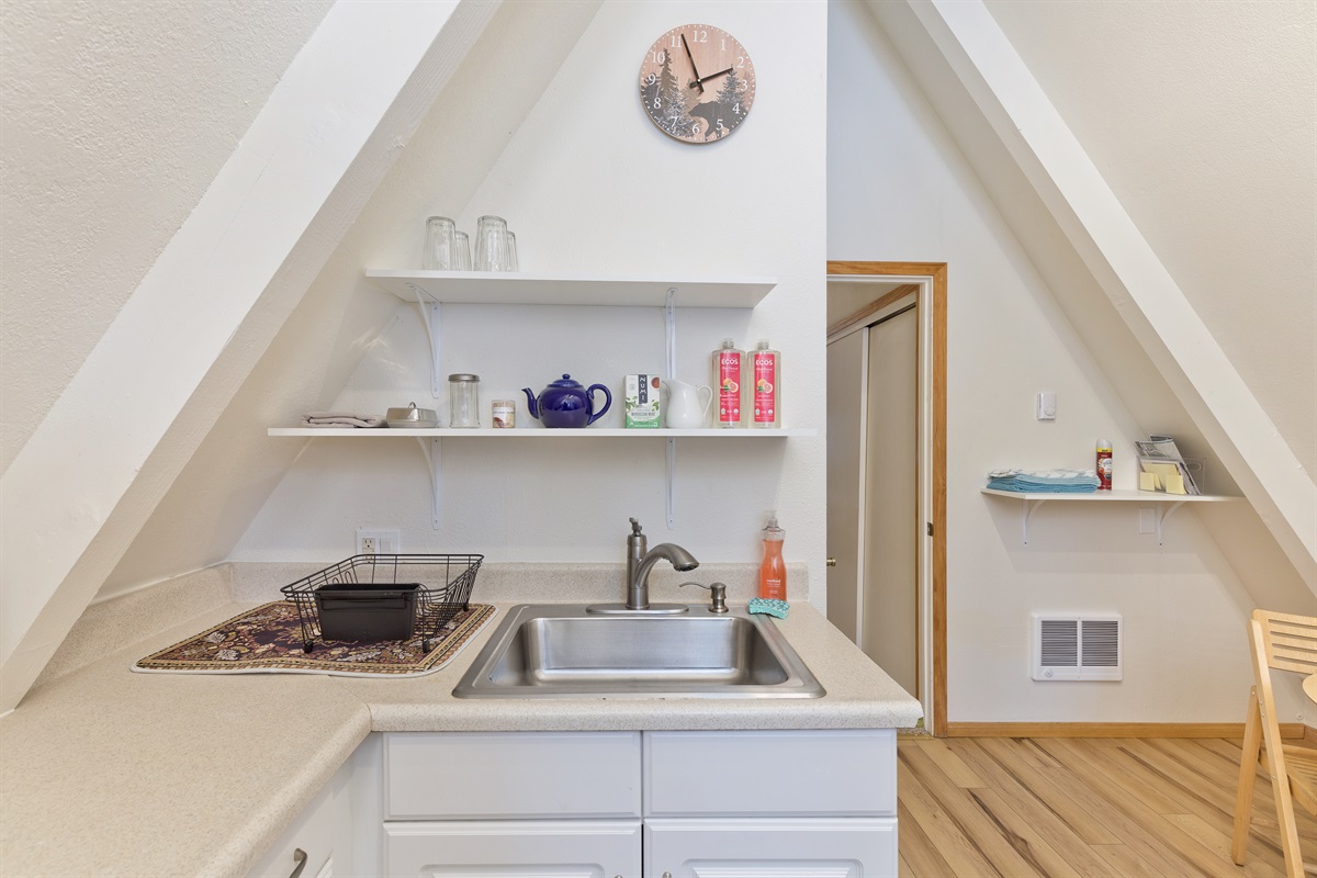 Upper level private apartment