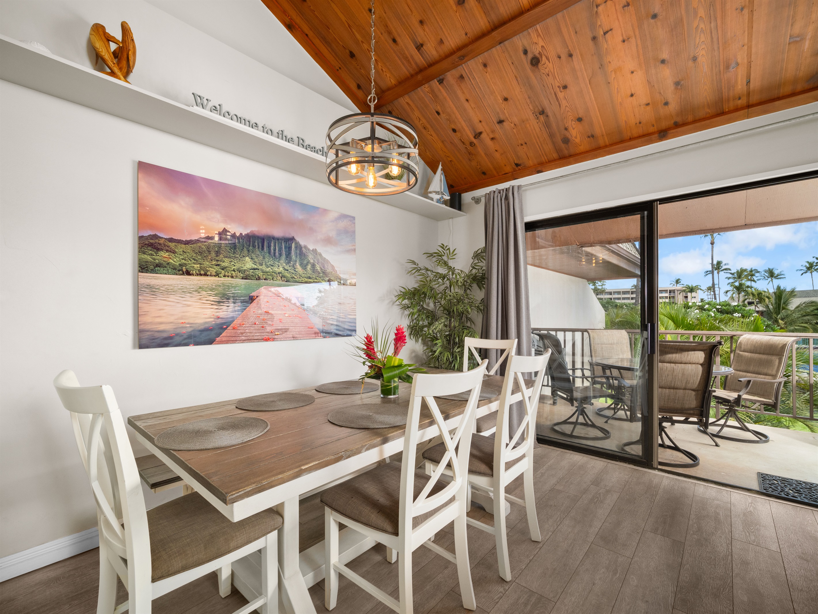 5H Dining Area