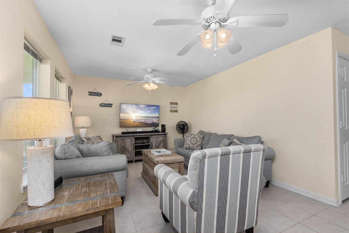 bc030e0d42f4486b84511f46ea62847b Large | Beachhouse | Texas | TX | Vacation Homes | Galveston | Crystal Beach | Kokomo | Breezy Days | Beachfront Elegance | Sunrise Serenity | Southern Sands Property Management, LLC
