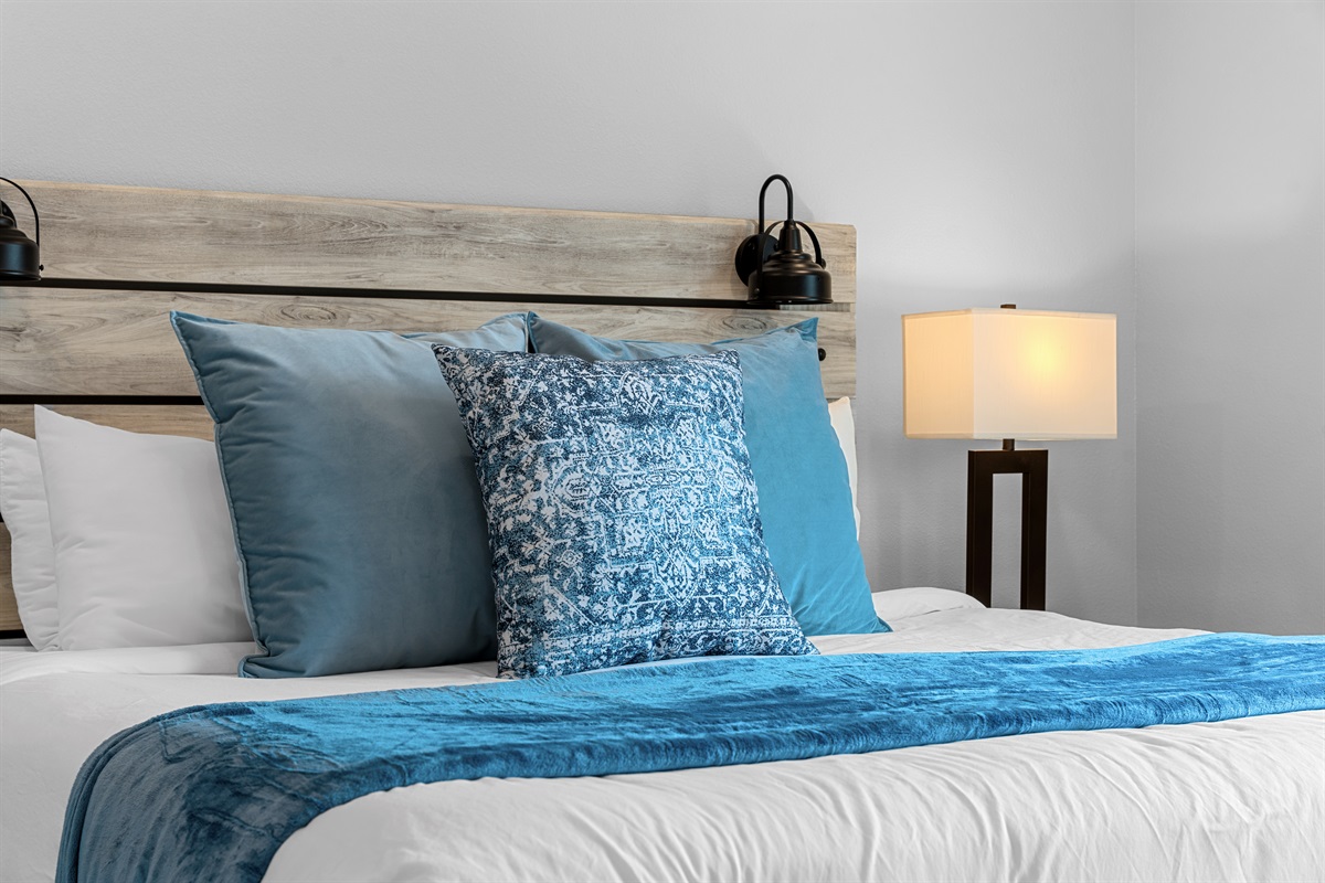 Bedroom 3 (King Suite)