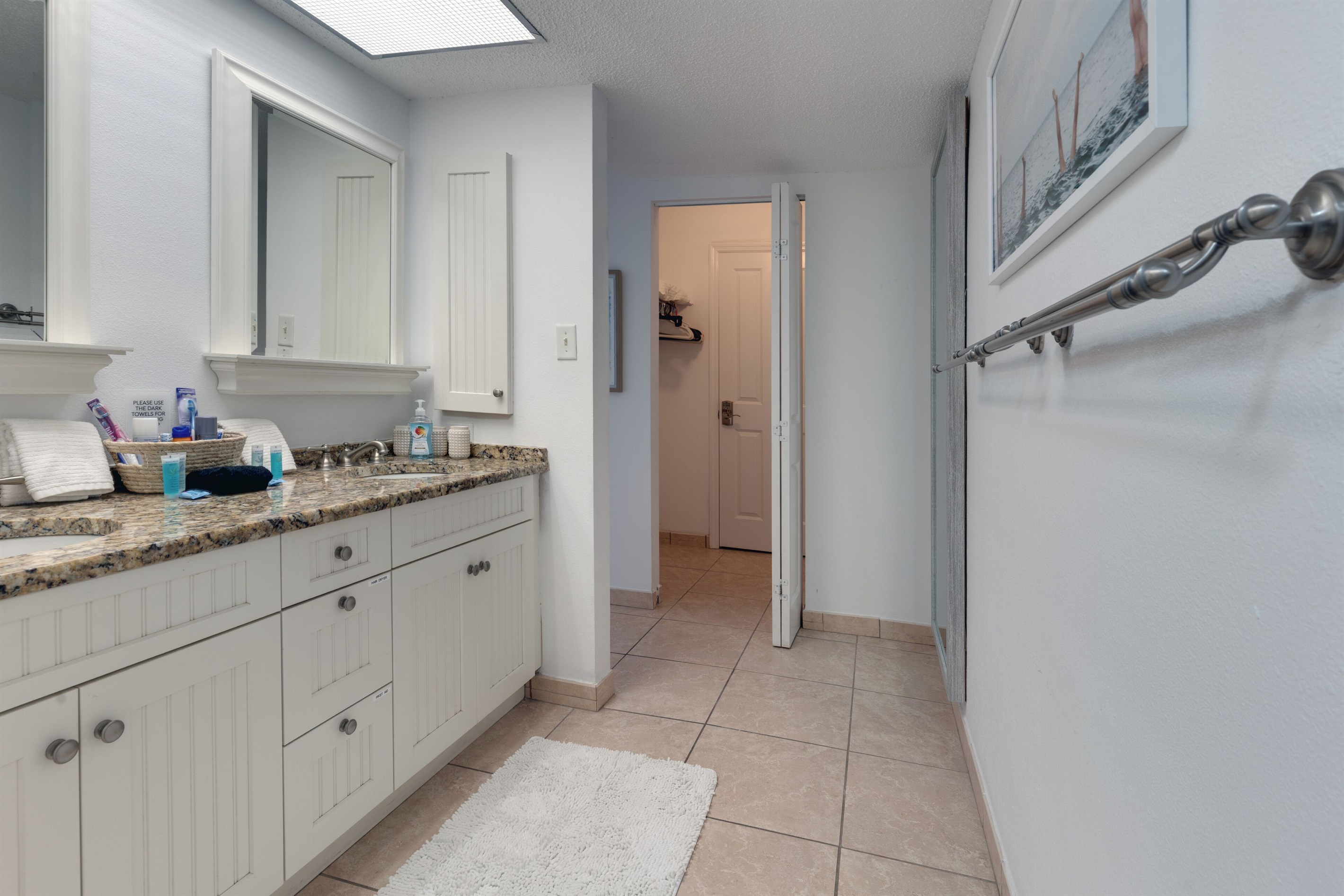 Plenty of bars to hang towels plus a large walk in closet with hangers provided.