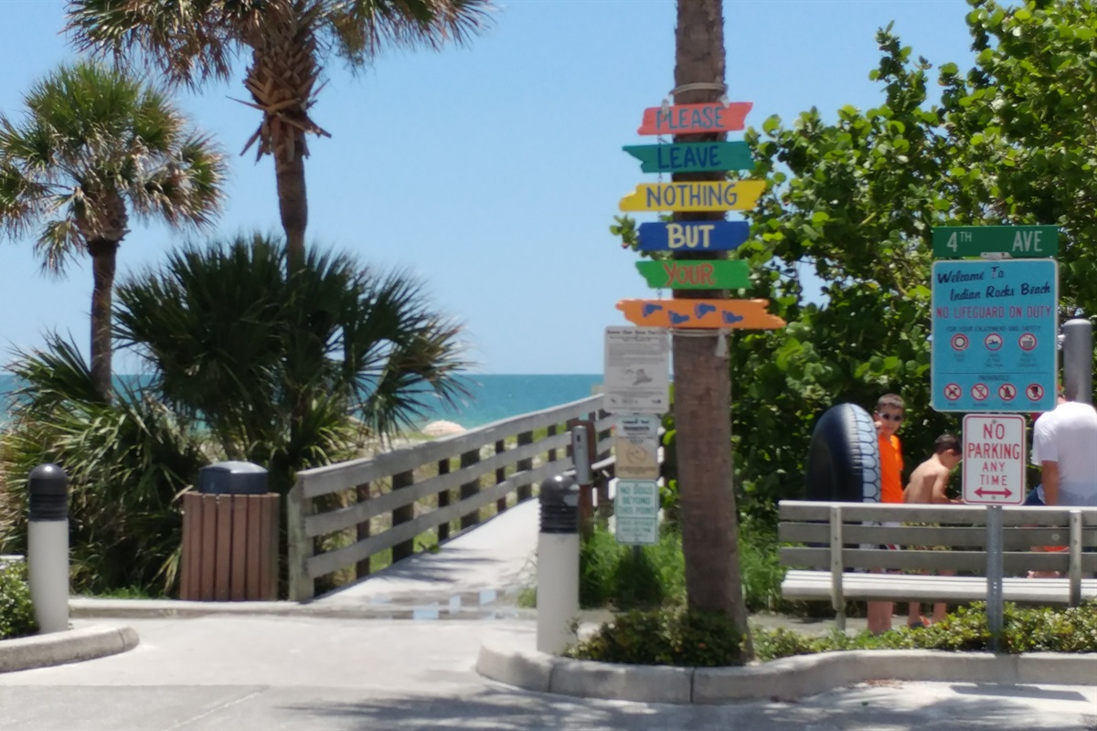 Entrance to Indian Rocks Beach - 3/5 min walk from resort