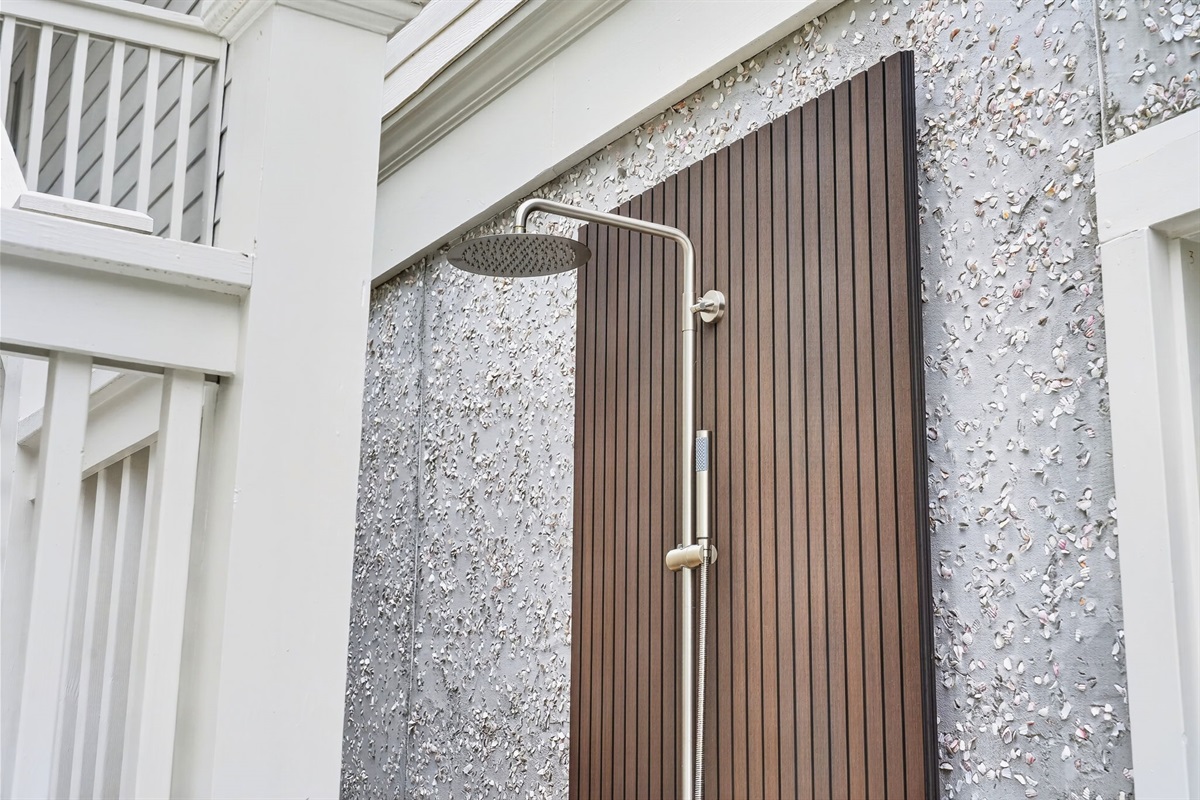 Outdoor Shower | Sun Kissed by the Sea | 3007 Cameron Blvd | Isle of Palms, SC | IOP Escapes