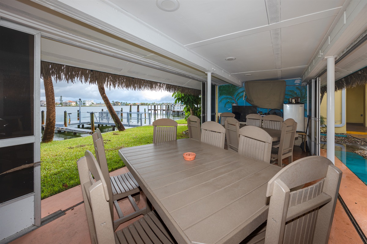 Tiki seating