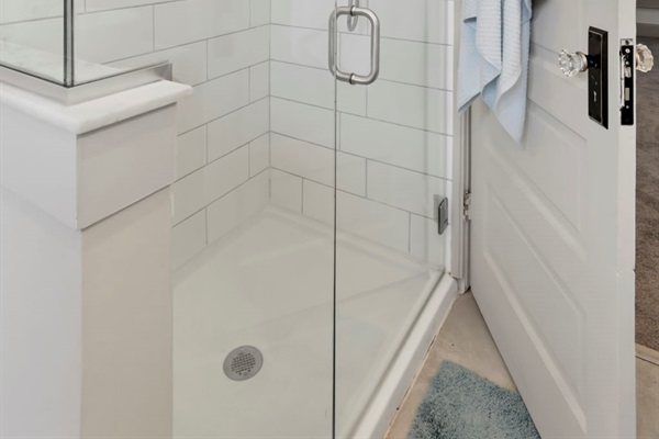 The full bathroom upstairs