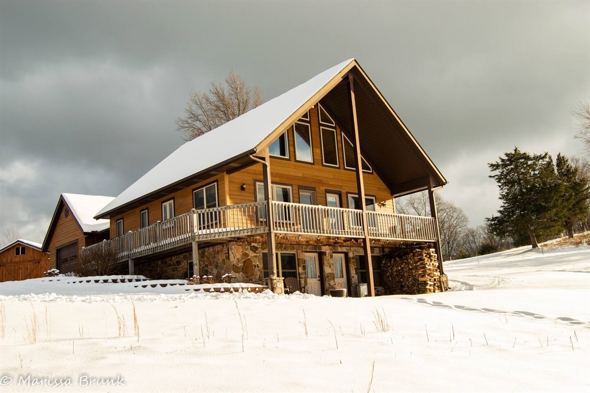 The Quiet Country Corner is a great place to work from home in any season. You can work inside where it's warm while enjoying the snowy view. Then go outside and take a walk or drive 30 minutes to Canaan Valley to try out a snow sport.