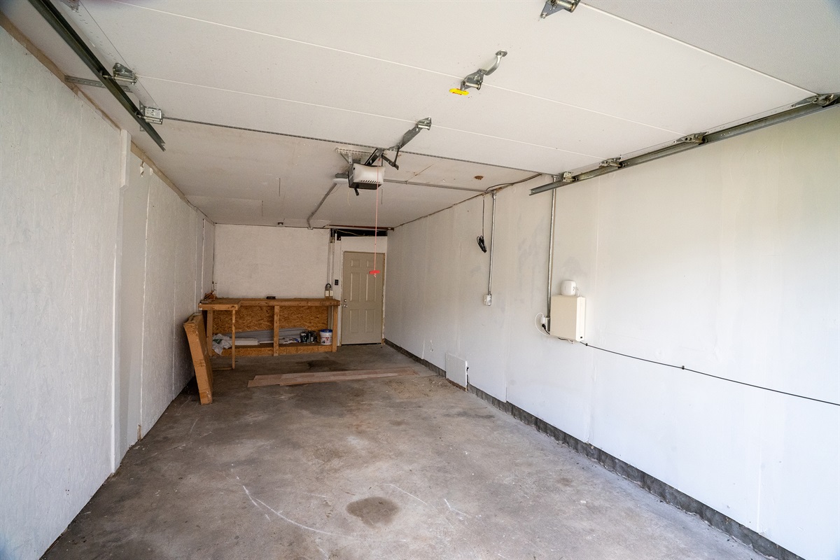 Single Car Garage for guest use