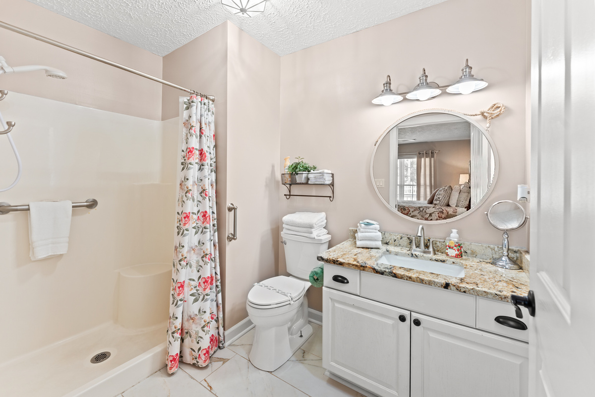 Main Bathroom w/ walk-in shower