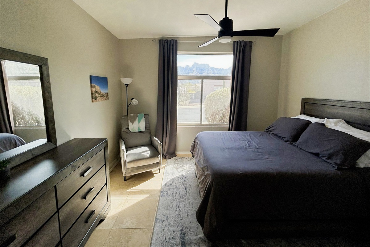 Queen bed, recliner, dresser and amazing mountain views.