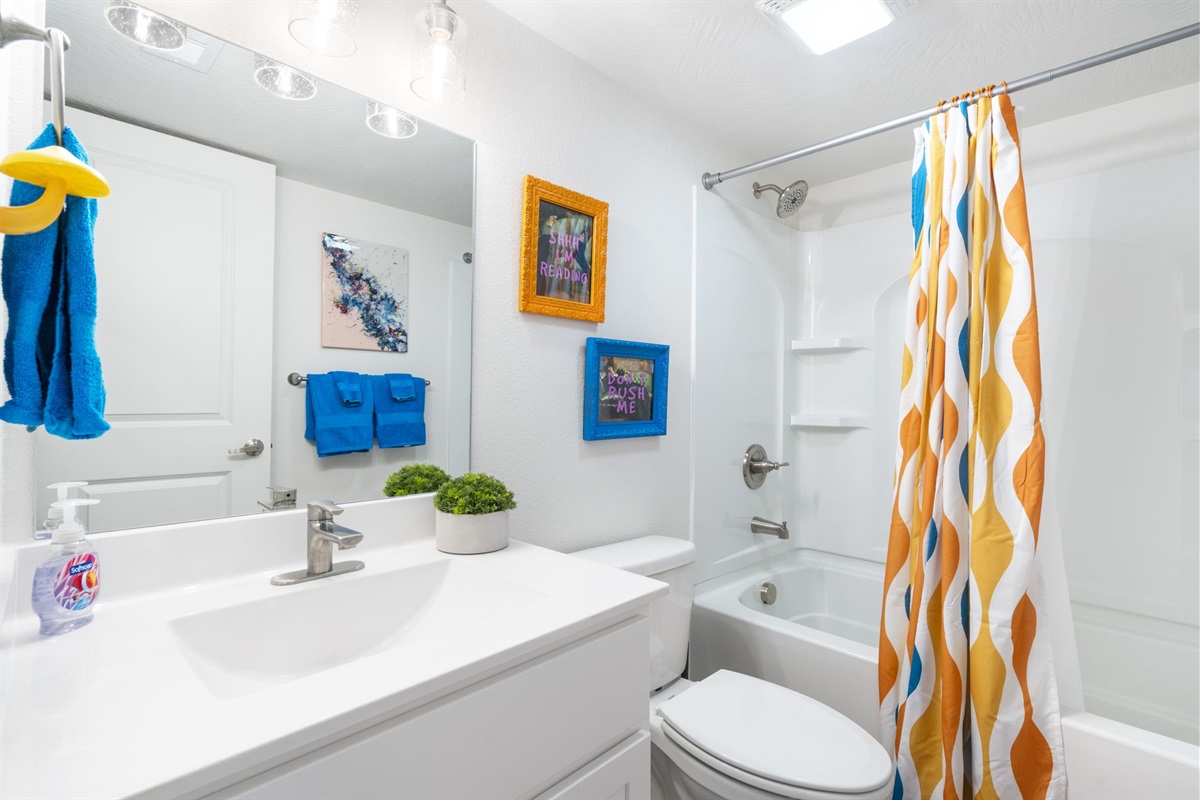 1st King bed bathroom