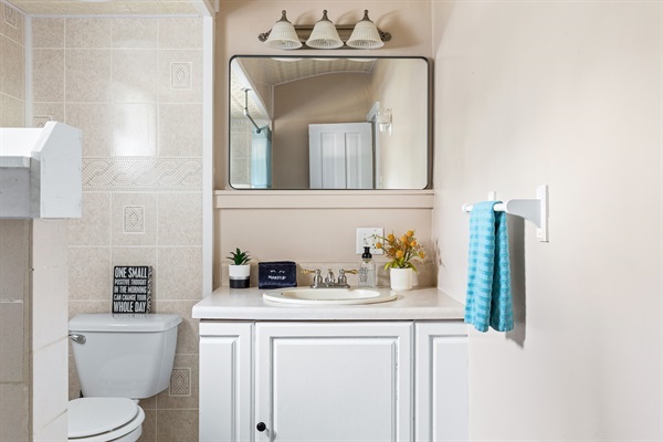 Splash time made easy with a full bathroom and cozy bathtub—just right for little ones to wind down.