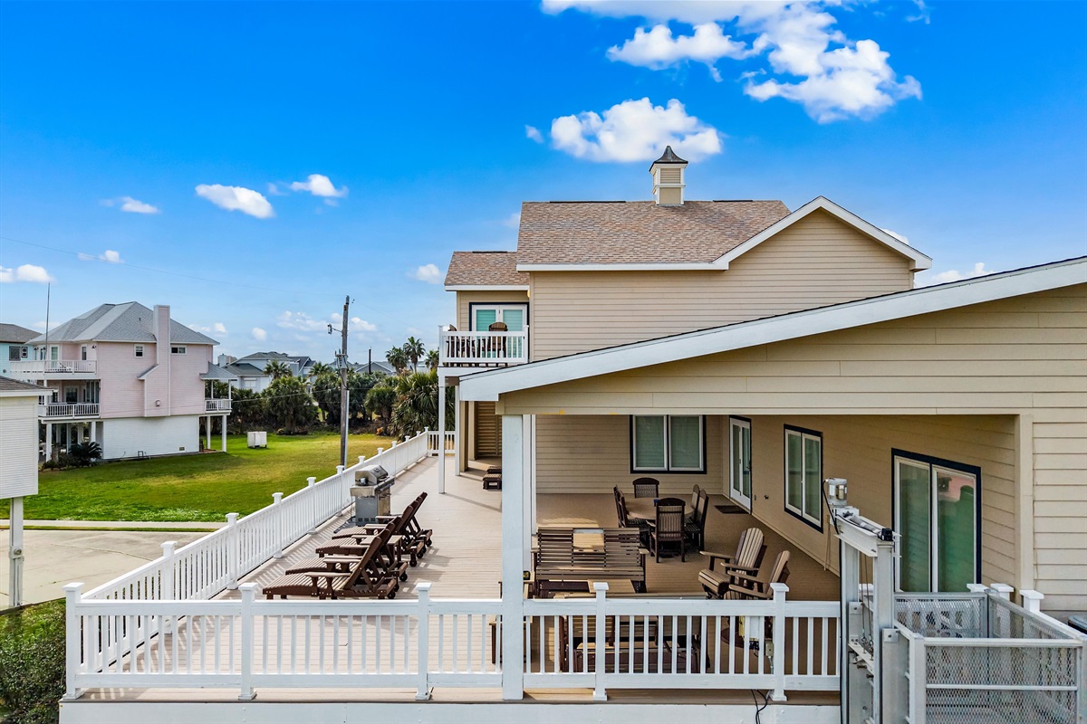 “Relax and unwind with sea breeze views.”