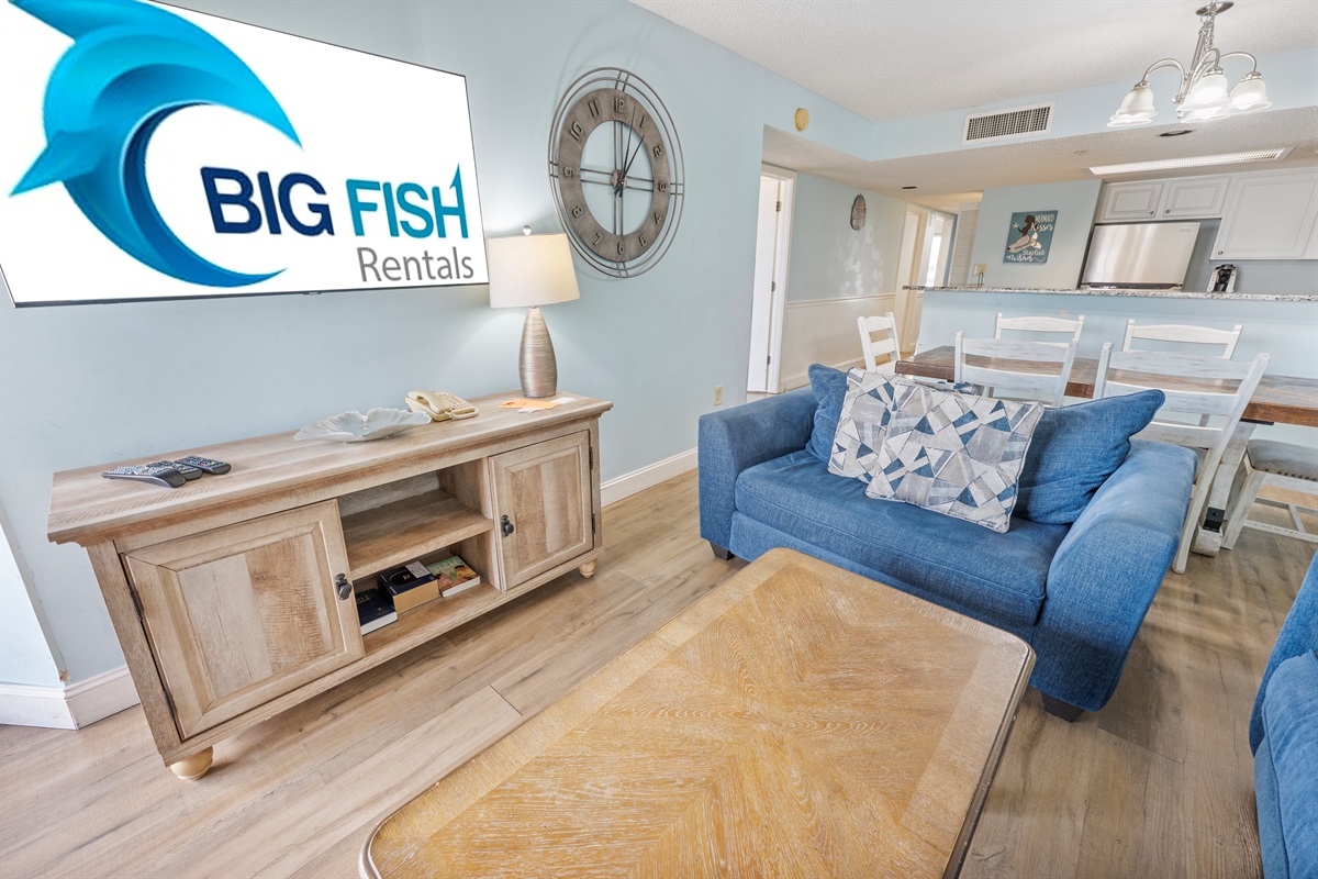 Living Room with Stunning Views🌊☀️