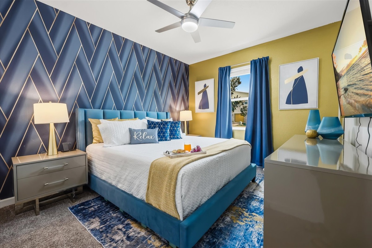 Master Suite #2, king bed with ensuite bathroom