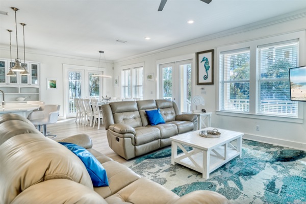 Spacious Living room has plenty or room to relax