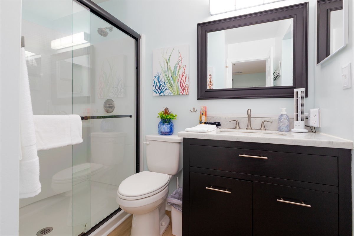 A contemporary bathroom with a modern aesthetic